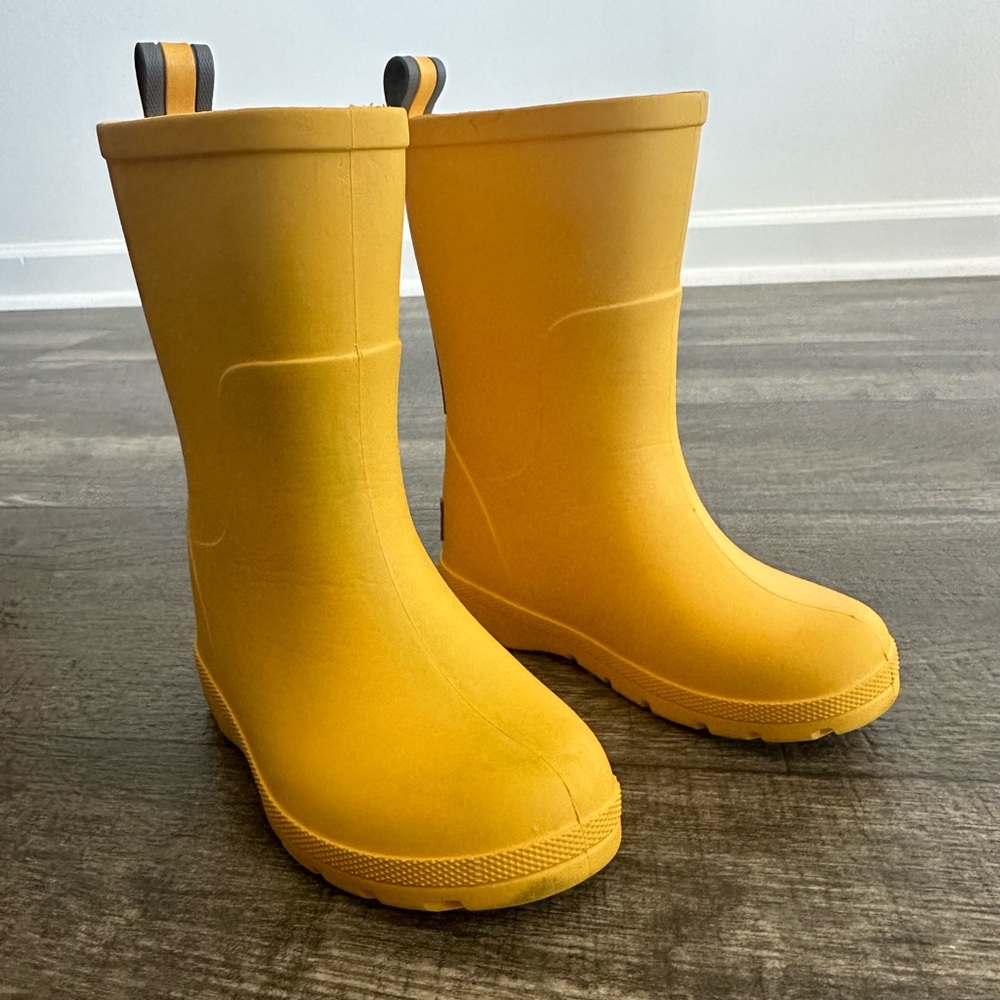 TOTES Kids Charley Tall Rain Boot. School Bus Yellow. Size Kids/Toddler 5-6.